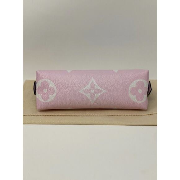 Louis Vuitton Monogram Giant LV Escale Pochette Cosmetic Cosmetic Pouch - Picture 5 of 10